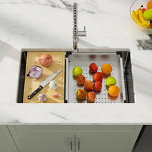 Dcolora DC-U7712 installed as an undermount kitchen sink