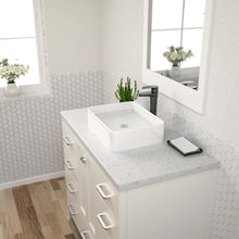 Material and finish detail on Dcolora DC-V8872