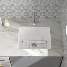 Dcolora DC-GL262101 installed as an undermount sink